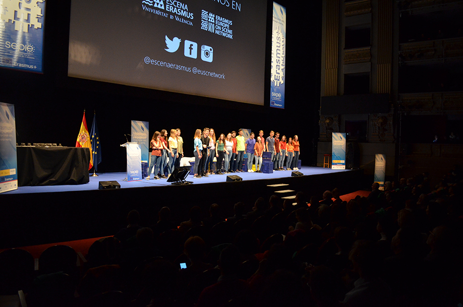 Escena Erasmus pone en pie al Teatro Real de Madrid y presenta su nuevo espectáculo
